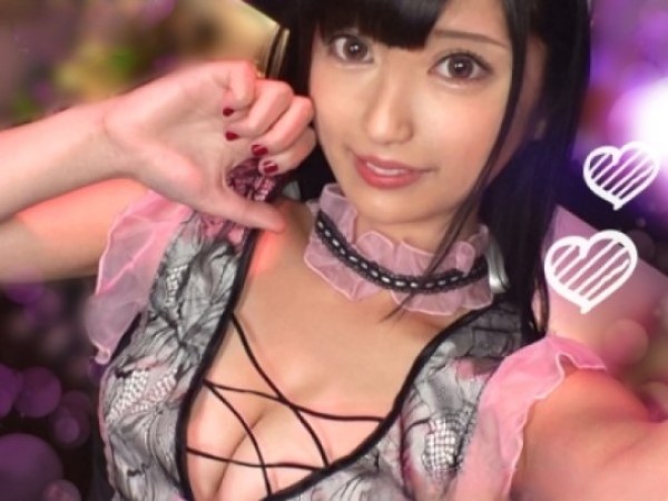 【コスプレ美少女の淫らな本性】 メイドカフェ店員がエロカワ衣装で生ハメ！ 細身のボディが激しく乱れ、チンポを欲しがる♡ 底知れぬ性欲の奥底へ！