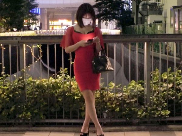 【素人】スレンダー美巨乳な動物病院の看護師さんが下品なチンポご奉仕！淫乱マンコに快楽責めで痙攣腰ヘコ不様アクメ！