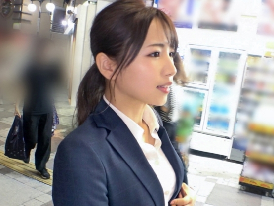 【オフィスで乱れる美脚OL】『ダメ…ここじゃ…』仕事中の真面目なOLが突然の淫乱モード！タイトスカートから伸びる美脚を震わせ、デスクで敏感マ○コをズボズボ激突き！我慢できずにハメ潮吹きまくるエロすぎるオフィスプレイ！♡