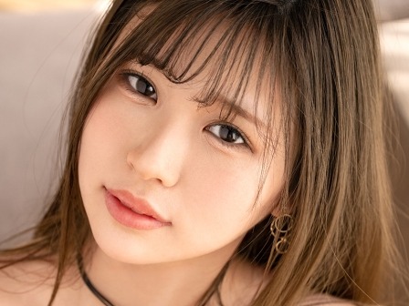 【巨乳美女の淫らなキス】『もっと舐めてあげる…』色っぽいキスが癖になる美巨乳お姉さん！チンポをチロチロ責め、顔面にザーメンぶっかけられても笑顔でご奉仕♡