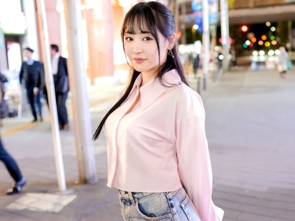 【ナンパ成功！美乳JDのホテルSEX】アイドル顔の美少女が手マンで大洪水！開発済みマ○コで連続イキする敏感ボディを独り占め！