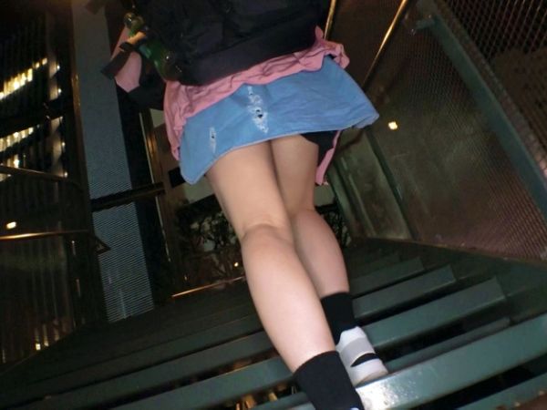 【ドM素人娘の淫乱覚醒】性欲全開！電マと手マンでネバネバ本気汁ダダ漏れ♥ ケツを叩かれてメス顔全開、快感に溺れる姿がエロすぎる！