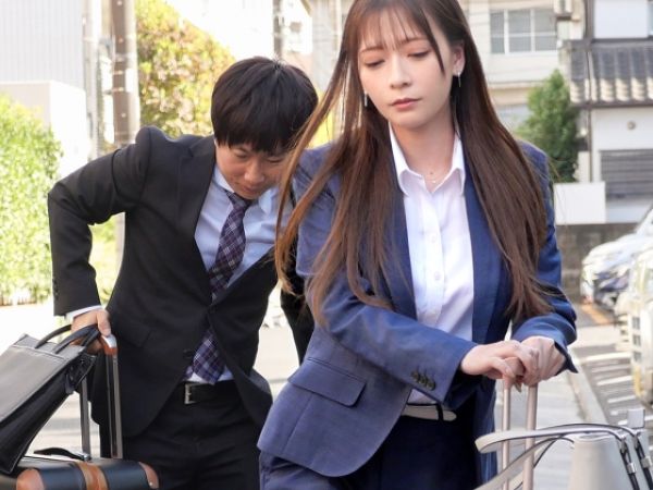 【出張相部屋の誘惑】『今夜だけは…』憧れの女上司が痴女モード全開！風呂場で部下のチンポを貪るエロすぎる夜…部下を翻弄する淫乱プレイに悶絶必至！！