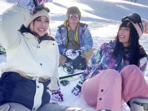 【JDスキー旅行ナンパ】性欲旺盛な女子大生コンビをゲット！雪山でアヘ顔連発の連続アクメ、痙攣しまくりで止まらない！♡