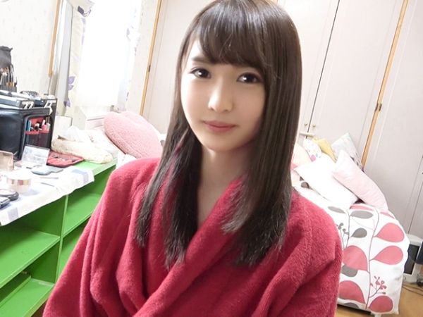 【美巨尻美少女の初体験】生まれて初めての生挿入にドキドキ！緊張と興奮が入り混じる中、本物のセックスに挑戦する美少女が、巨尻を揺らしながら感じまくる！初々しい反応と本気の喘ぎがたまらない！♡