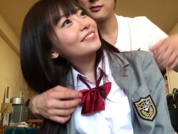 清楚系美少女の裏の顔はエロすぎる淫乱娘！制服はだけさせ彼氏チンポに跨り、イチャラブセックスで腰振りまくり！可愛い顔してエロすぎる本性丸出しで乱れまくる！♡