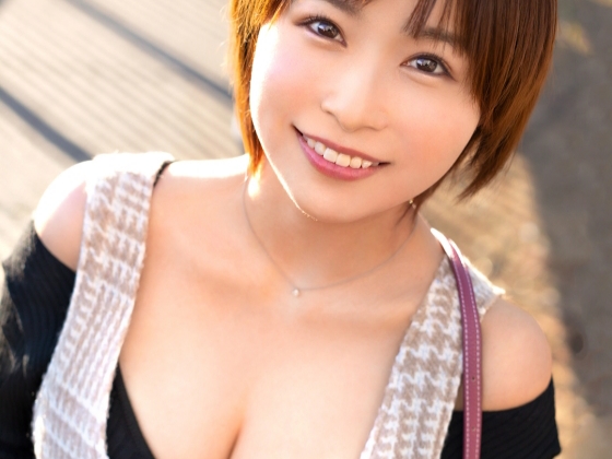 【巨乳ムスメの淫乱プレイ】『もっと激しく…』スケベな格好で誘惑するエロ娘が濃厚セックスでイキまくり！！巨乳を揺らして感じまくる姿に興奮必至！！