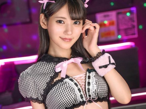 【ピンサロ嬢の禁断サービス】『もう我慢できない…』69で火がついた美少女が本番行為に突入！客のチンポに跨り、発情した姿がエロすぎる♥ ルール無視の生挿入で乱れまくる！