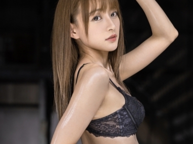《危険な誘惑》大学の飲み会で仕組まれたNTR計画…彼氏が酔いつぶれる中、友達に囲まれ輪姦される女子大生！無理やり肉便器に調教され、抵抗むなしく快楽に堕ちていく…！