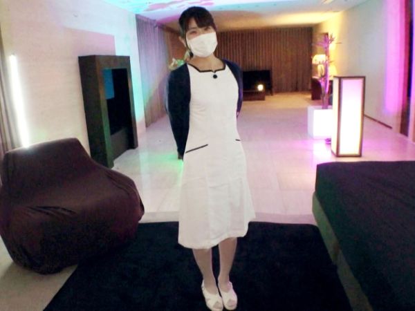 【欲求不満な歯科衛生士】仕事中もアソコが疼いちゃう24歳！ムラムラ全開でパイパンま○こを激しく責められ、連続絶頂で快楽の虜に♡ 貪欲なセックスで本能むき出し！